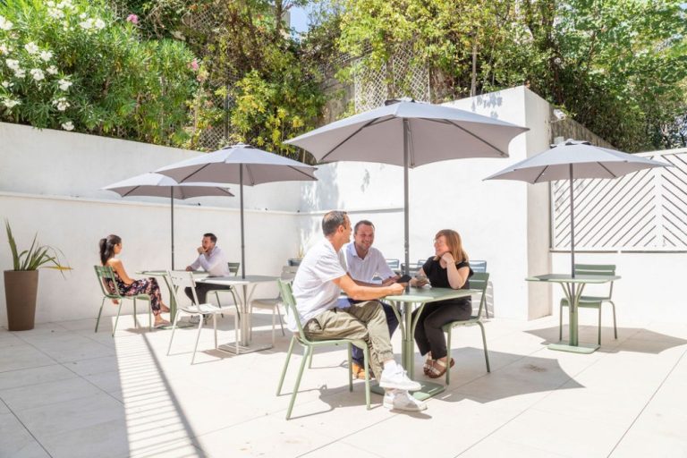 Une terrasse pour profiter des beaux jours !