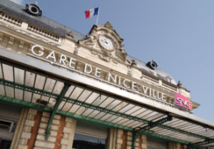 En face de la Gare de Nice Thiers